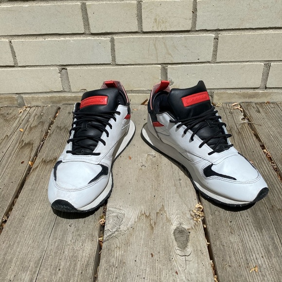 Women’s Reebok running shoes - Picture 2 of 15